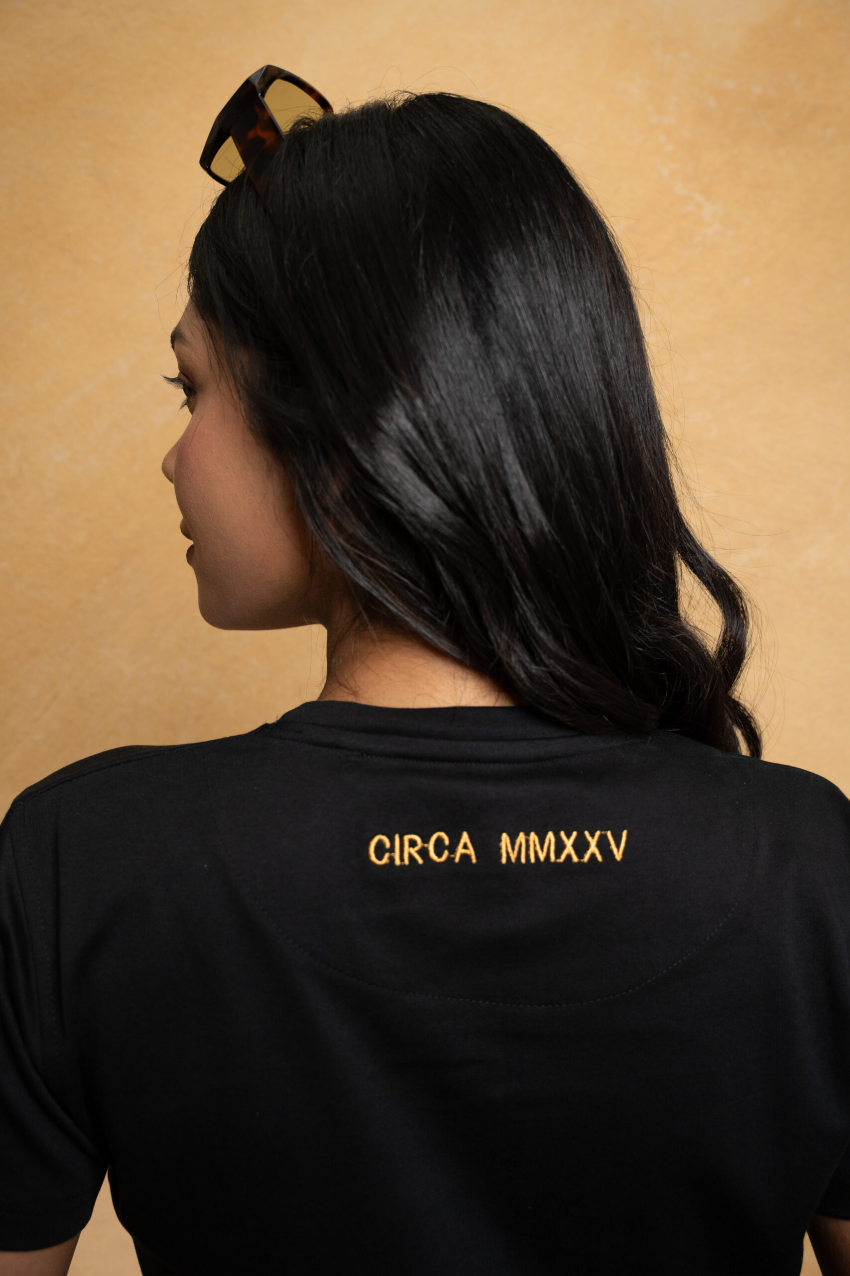 Classic Fit Signature Crewneck Women